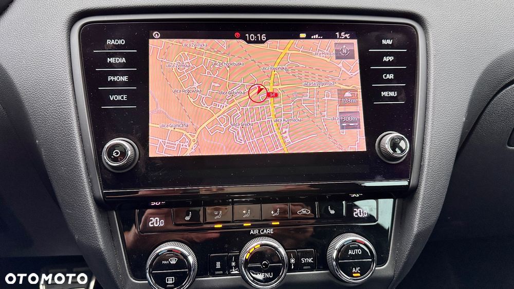 Skoda Octavia 2.0 TDI DSG RS - 25