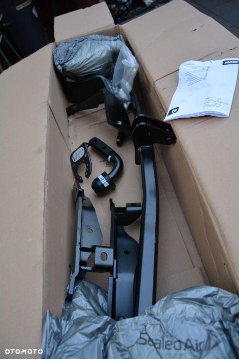 Toyota Avensis Versio 2001-   Hak BRINK - 2