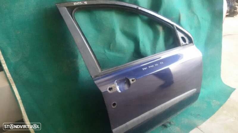 PORTA FRONTAL DIREITA FIAT STILO 2002 - - 2