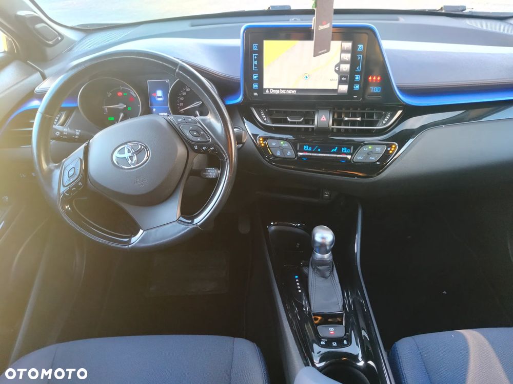 Toyota C-HR - 10
