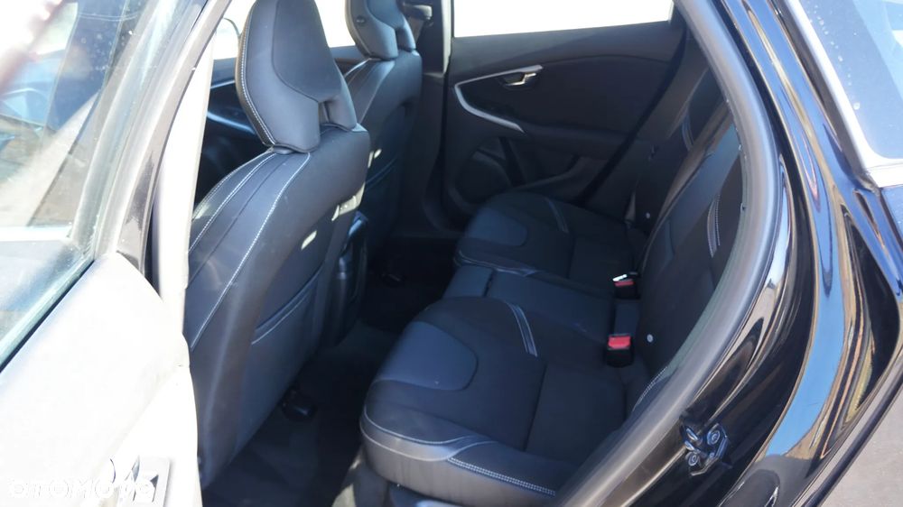 Volvo V40 D3 Momentum - 14