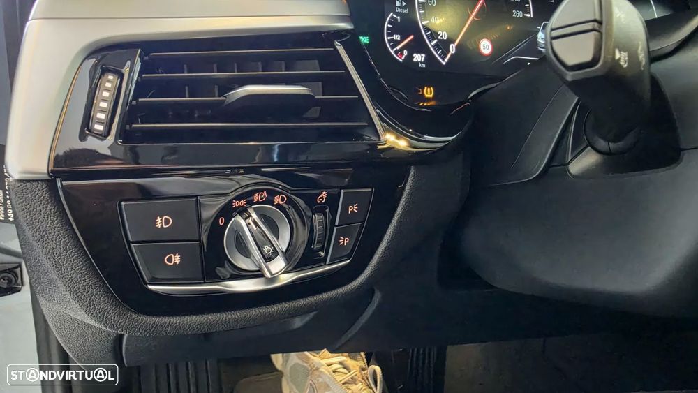 BMW 530 d xDrive Line Luxury Auto - 41