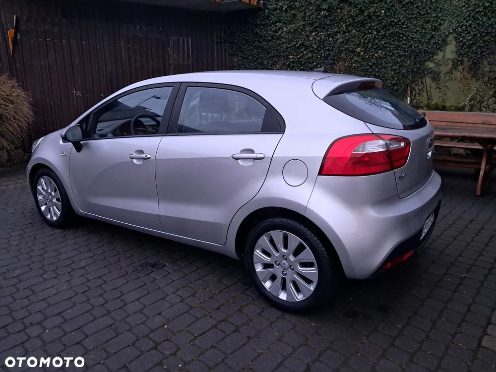 Kia Rio 1.4 Dream Team Edition - 5