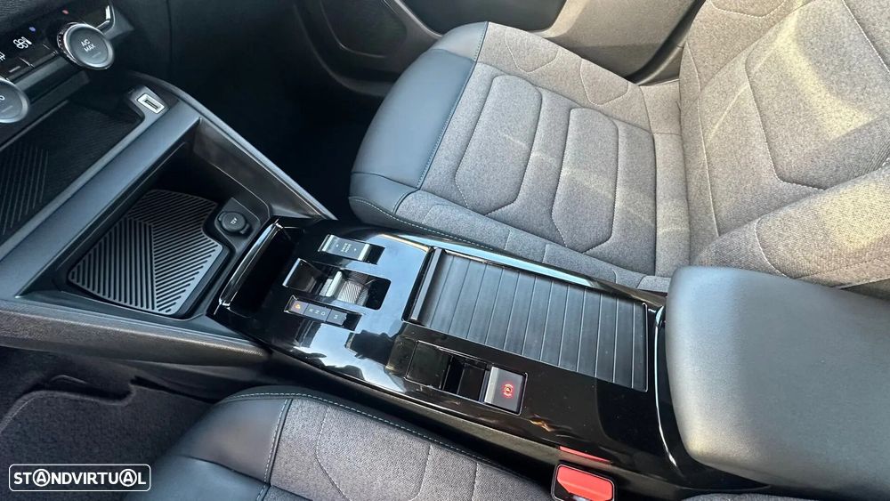 Citroën C4 X 1.2 PureTech Plus EAT8 - 10