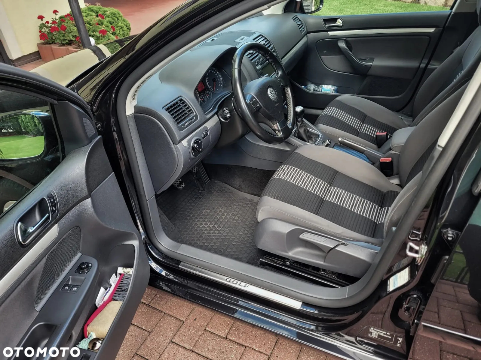 Volkswagen Golf V 1.9 TDI DPF BlueMot Comfortline - 7