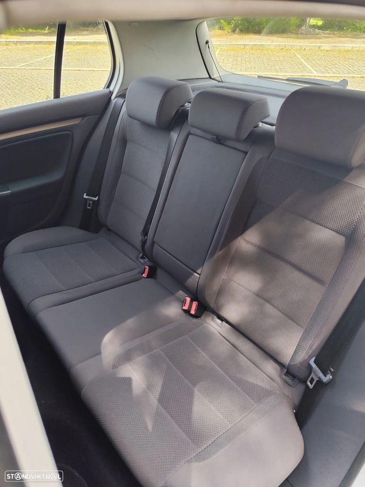 VW Golf 1.9 TDi Confortline DSG - 38