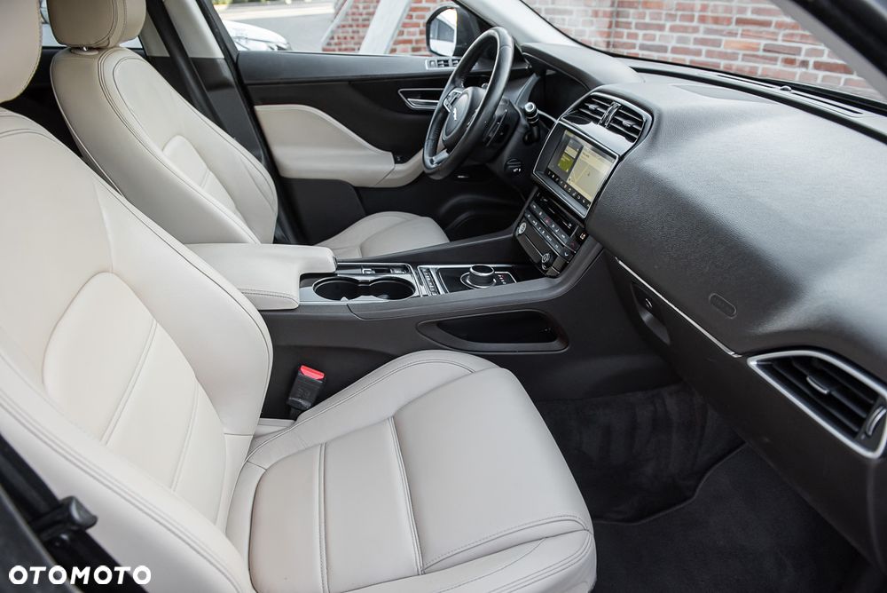 Jaguar F-Pace 2.0 i4D AWD Prestige - 32