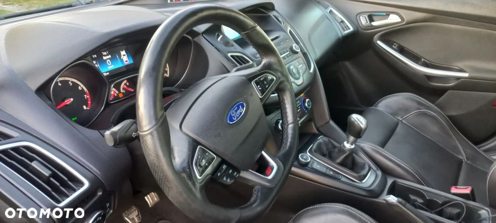 Ford Focus 2.0 EcoBoost ST mit Leder-Sport-Paket - 9