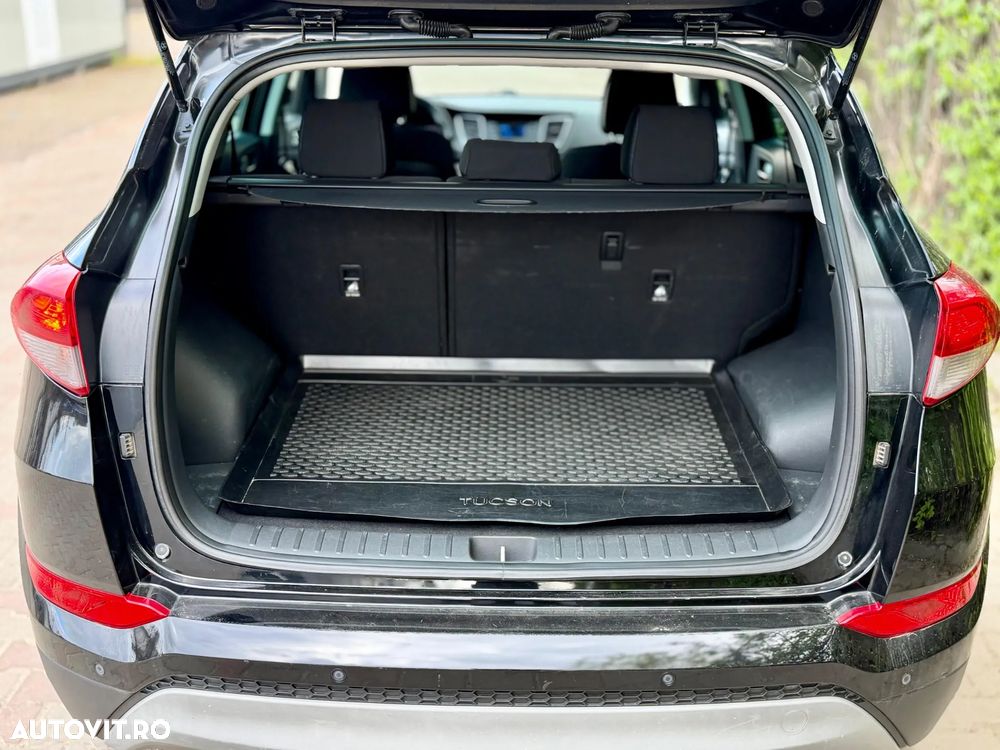 Hyundai Tucson 2.0 CRDI 4WD 6MT Style - 24