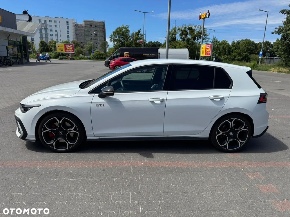 Volkswagen Golf - 2