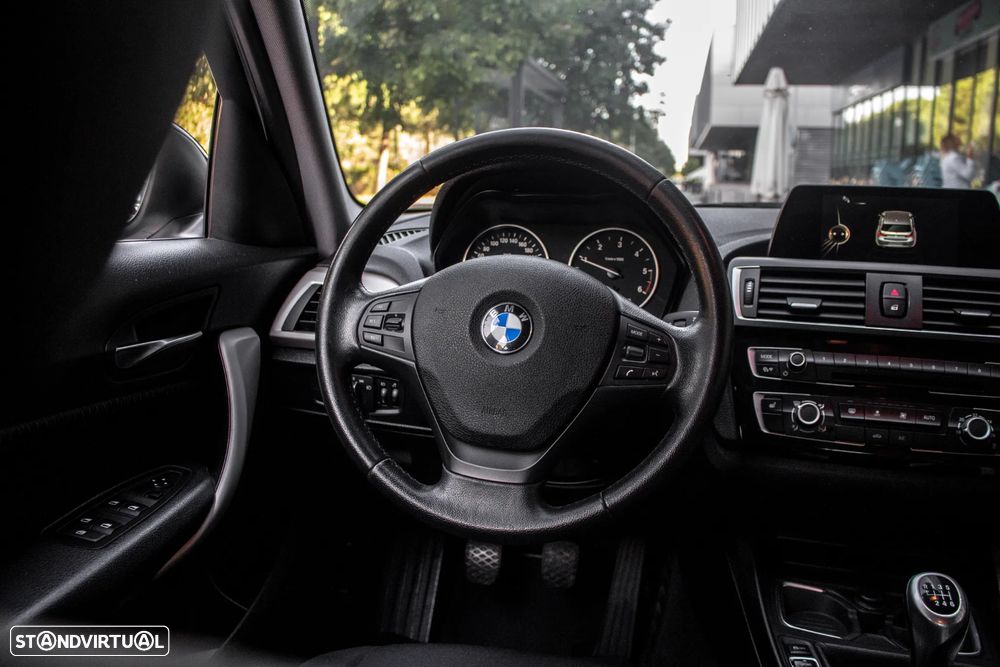 BMW 116 d Line Luxury - 37