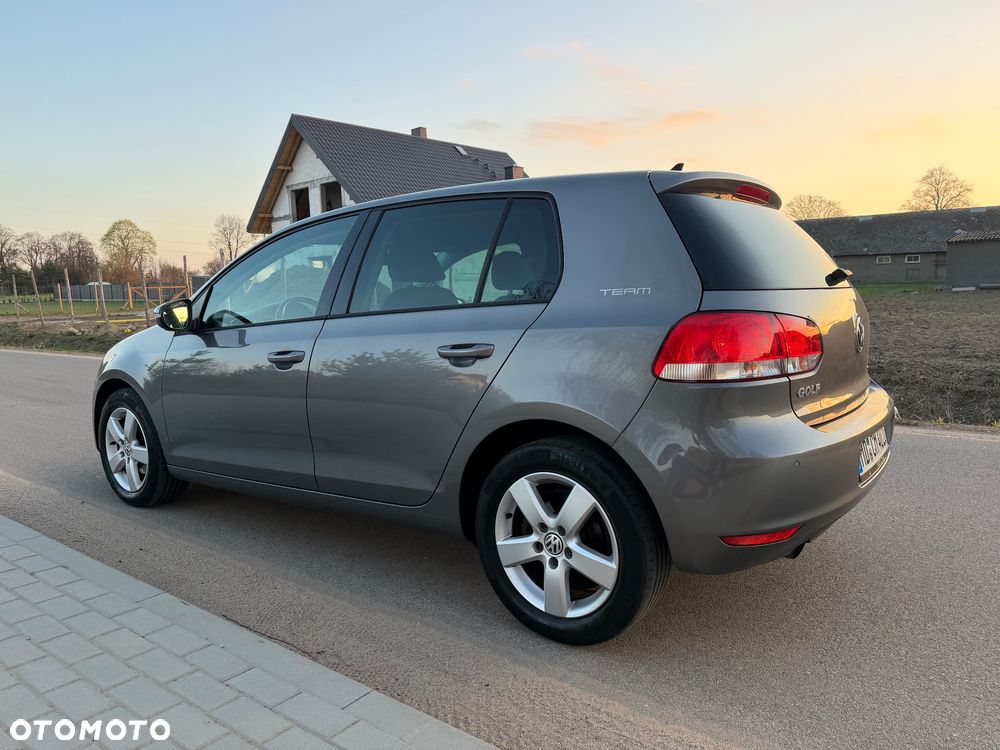 Volkswagen Golf 1.6 TDI DPF BlueMotion Technology Team - 19