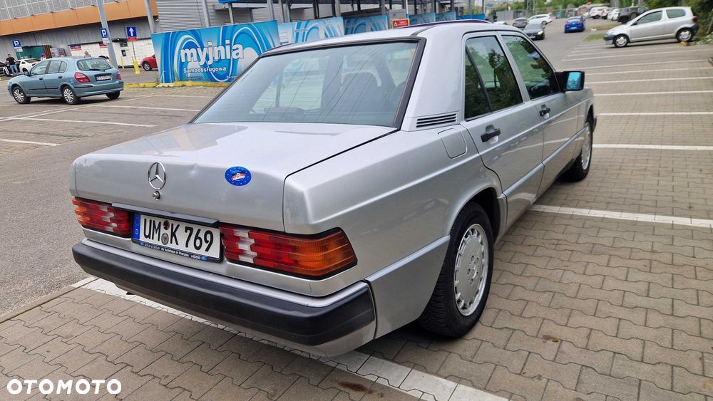 Mercedes-Benz W201 (190) - 2