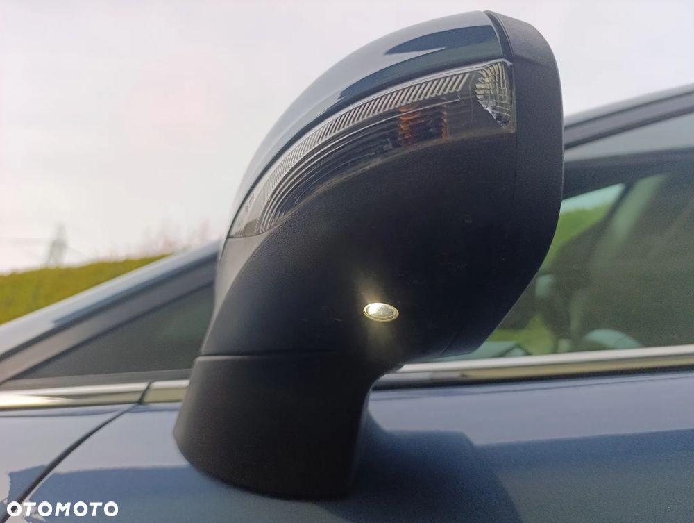 Ford Fiesta 1.0 EcoBoost S&S TREND - 23