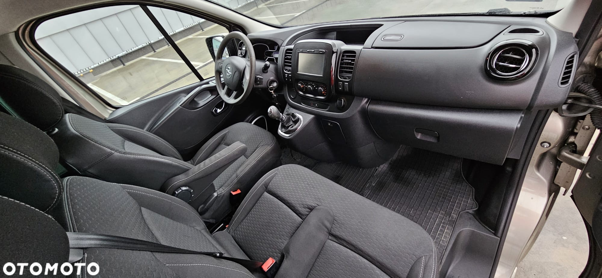 Opel Vivaro - 8