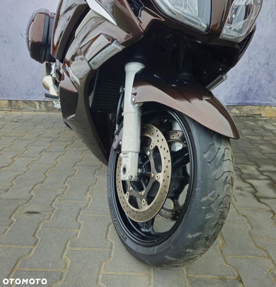 Yamaha FJR - 17