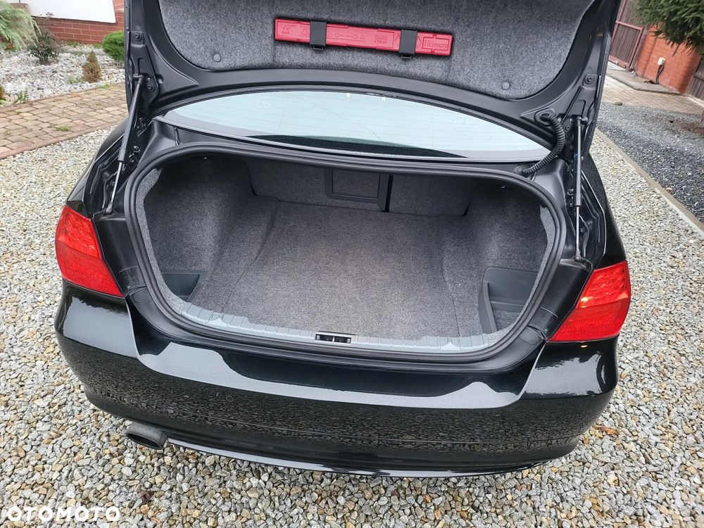 BMW Seria 3 318i Touring Edition Exclusive - 14