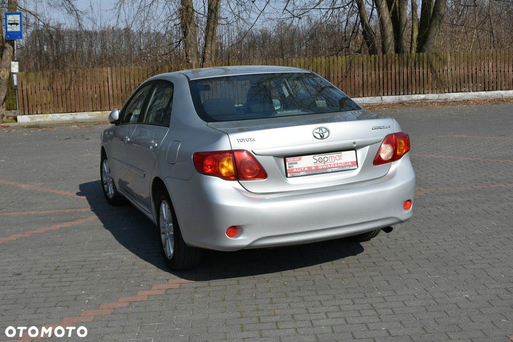 Toyota Corolla - 18