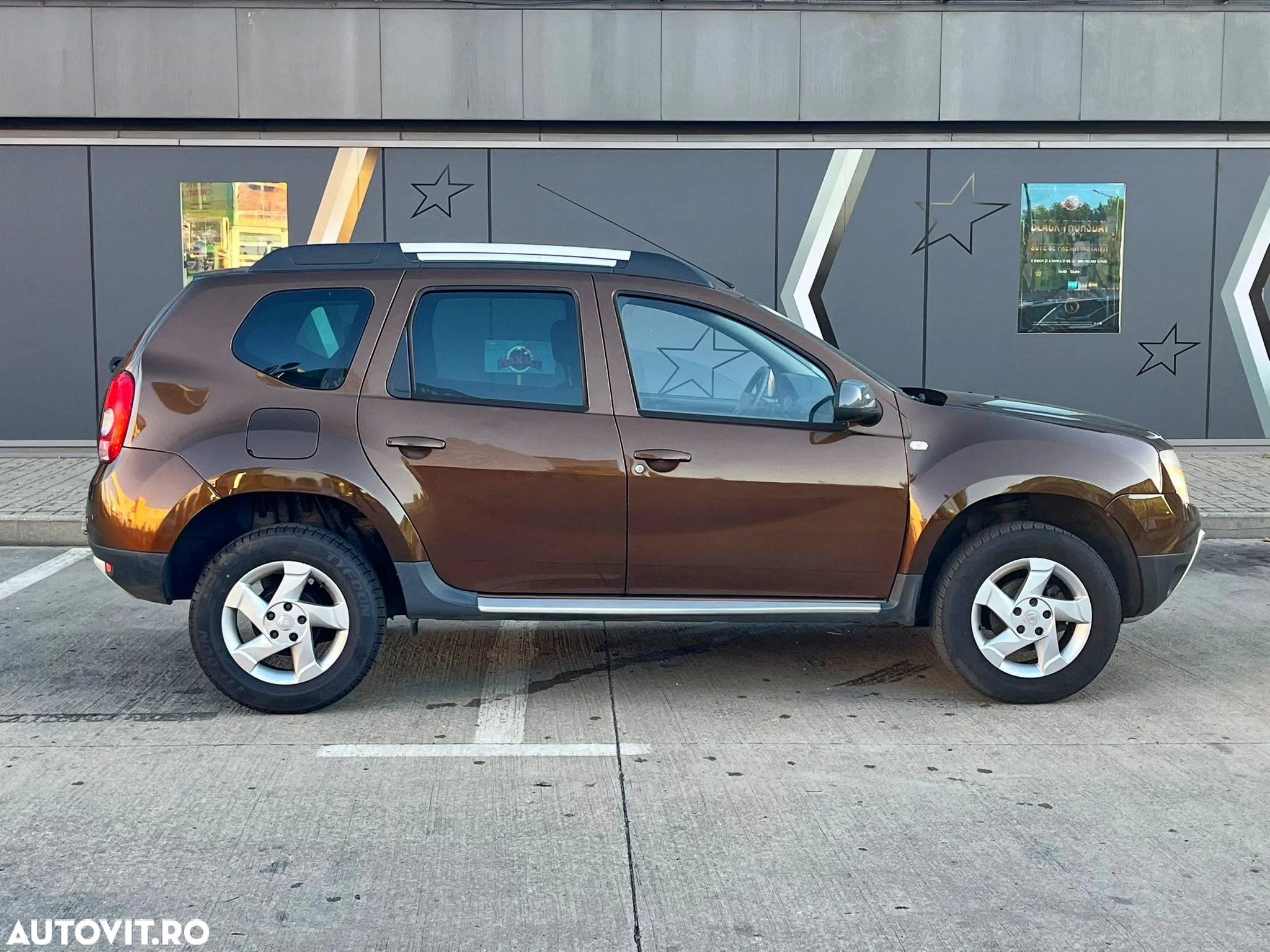 Dacia Duster 1.6 4x2 Laureate - 11