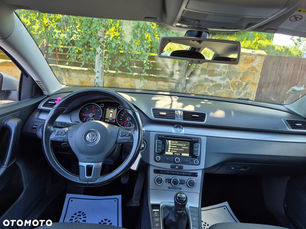 Volkswagen Passat 2.0 TDI Highline - 24
