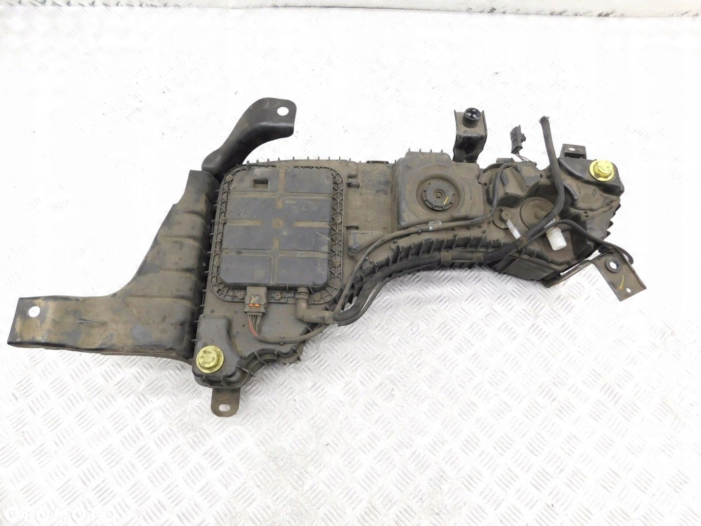 ZBIORNIK AdBlue 9813819480 - Peugeot 5008 Citroen C4 PICASSO II 1.5 blueHDI - 1