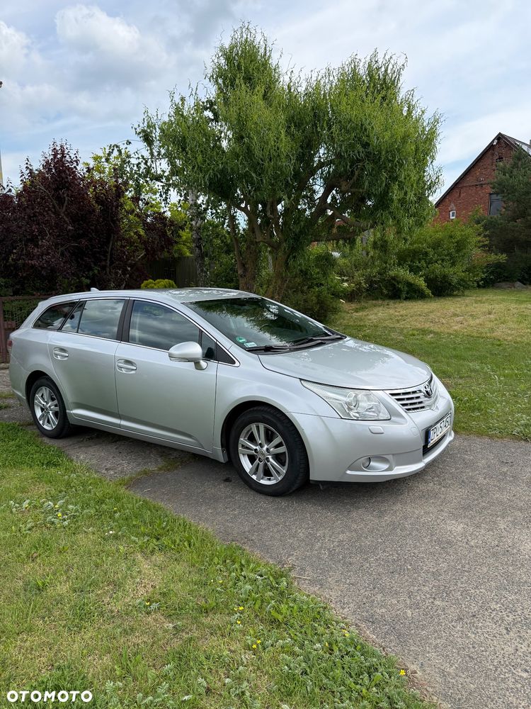 Toyota Avensis 1.8 Sol - 12