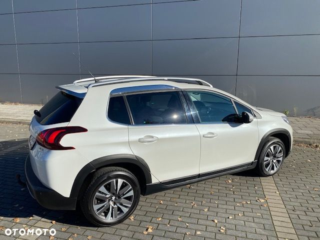 Peugeot 2008 1.2 Pure Tech GPF Style S&S EAT6 - 9