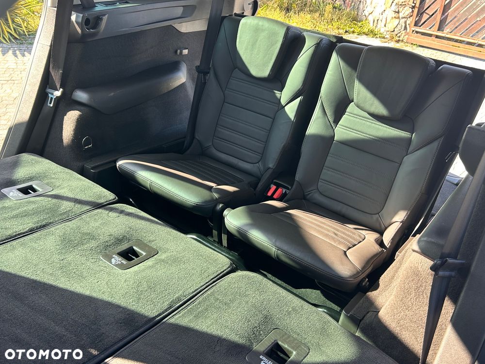 Renault Espace 1.6 dCi Energy Initiale Paris EDC 7os - 18
