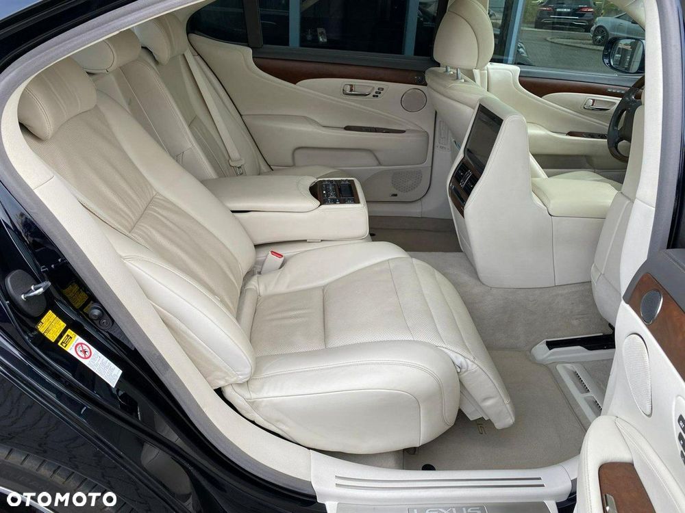 Lexus LS - 13