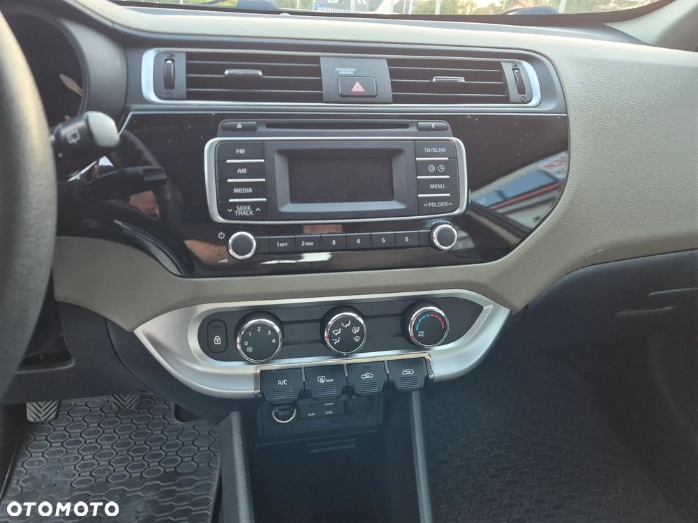 Kia Rio 1.2 Business Line - 14