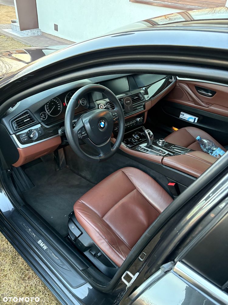 BMW Seria 5 525d - 14