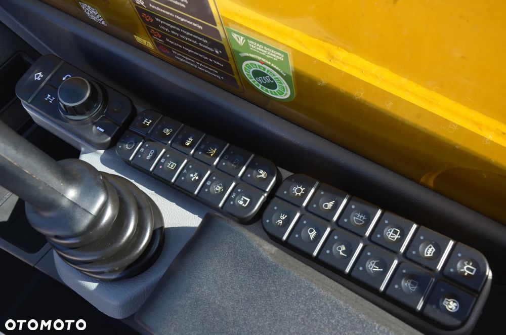 JCB 542-70 AGRI 2024r / ŁYŻKA 3m i WIDŁY / 748mth! / TORQUE LOCK 4 / Q-FIT / REWERS WENTYLATORA / OSŁONY POD. / ZACZEP + INSTALACJA - 25