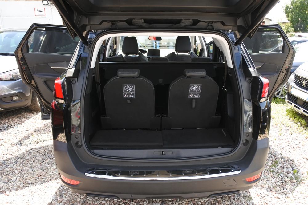 Peugeot 5008 PureTech 130 EAT8 Stop & Start Allure Pack - 11