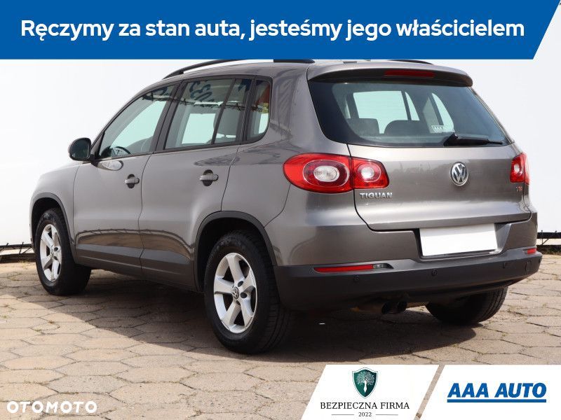 Volkswagen Tiguan - 5