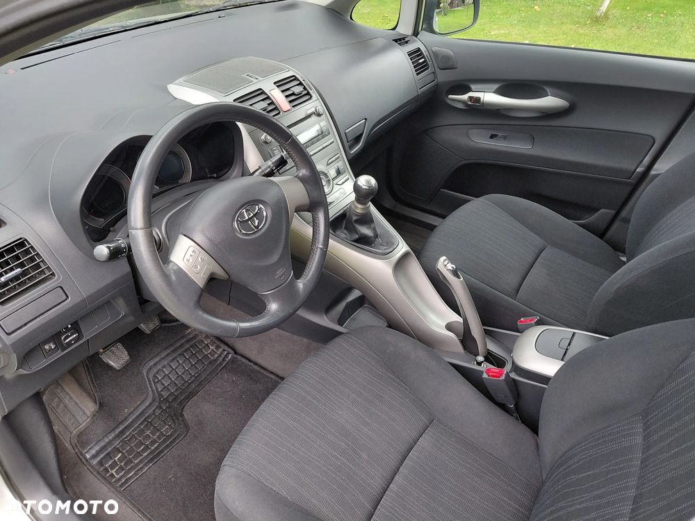 Toyota Auris 1.4 D-4D Luna - 6