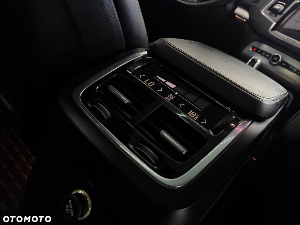 Volvo XC 90 - 18