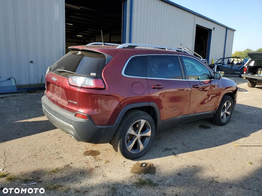 Jeep Cherokee - 4