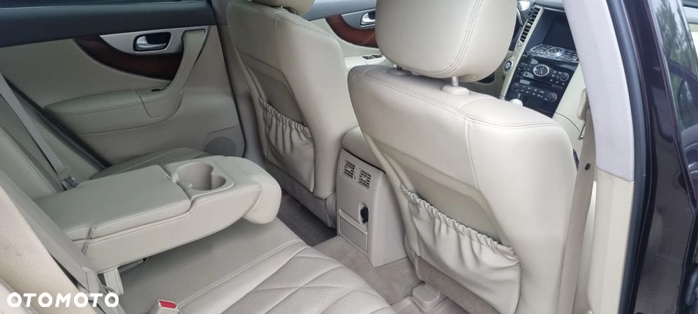 Infiniti FX FX30d S - 10