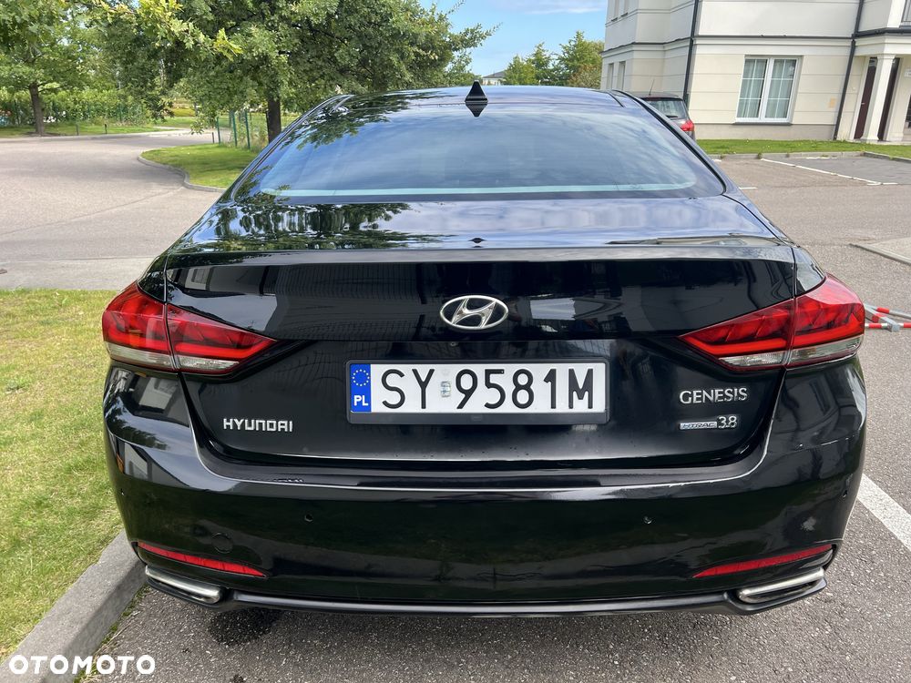 Hyundai Genesis - 6