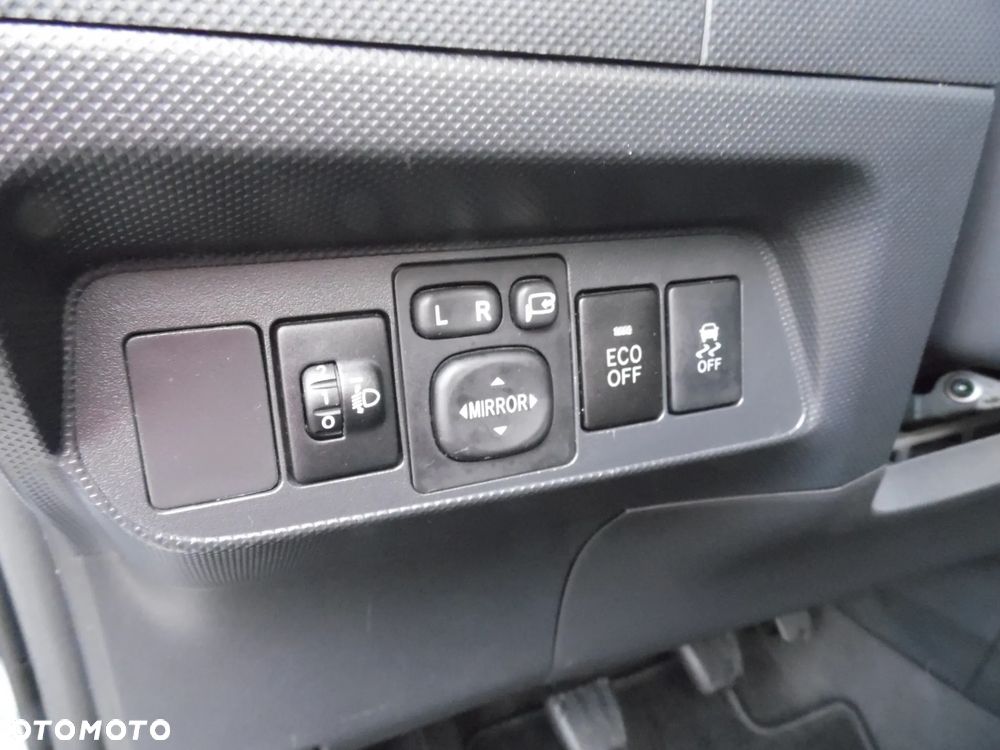 Toyota Auris 1.33 VVT-i Edition - 14
