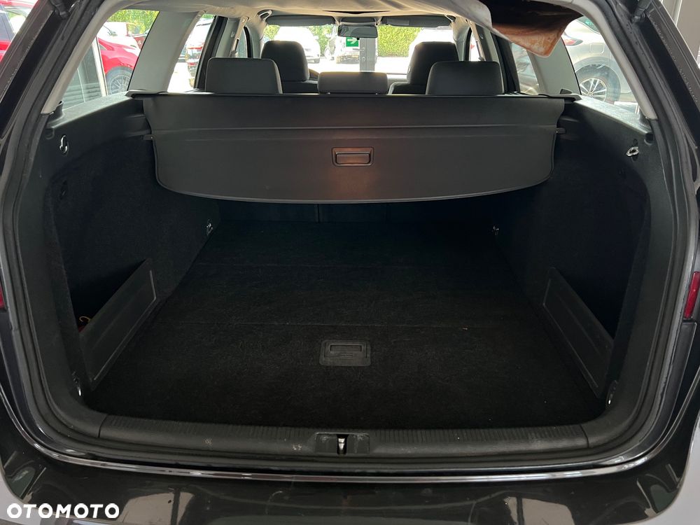 Volkswagen Passat 2.0 TDI Comfortline - 13
