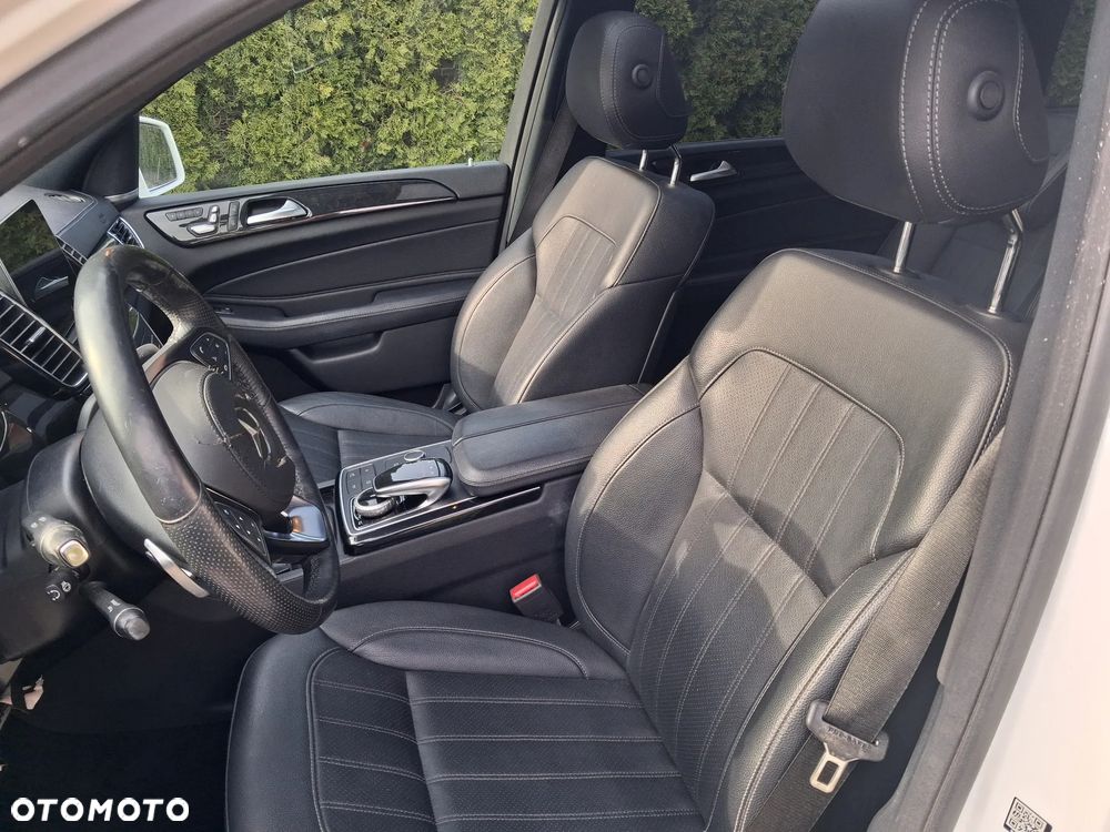 Mercedes-Benz GLS 400 4Matic 9G-TRONIC Exclusive - 24