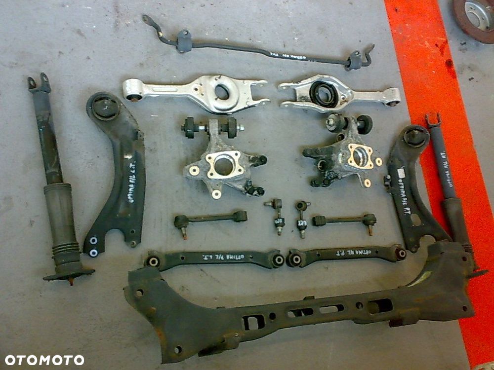 kia optima iii lift 2014 2015 zwrotnica tylna tył - 1