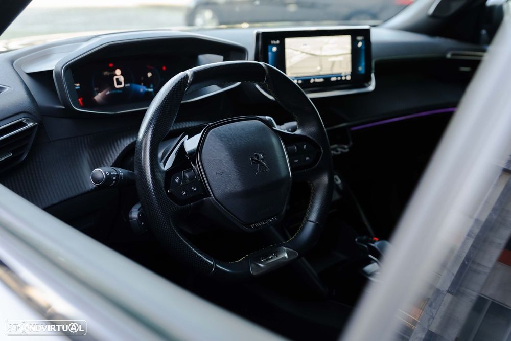 Peugeot 2008 1.2 PureTech GT Line EAT8 - 15