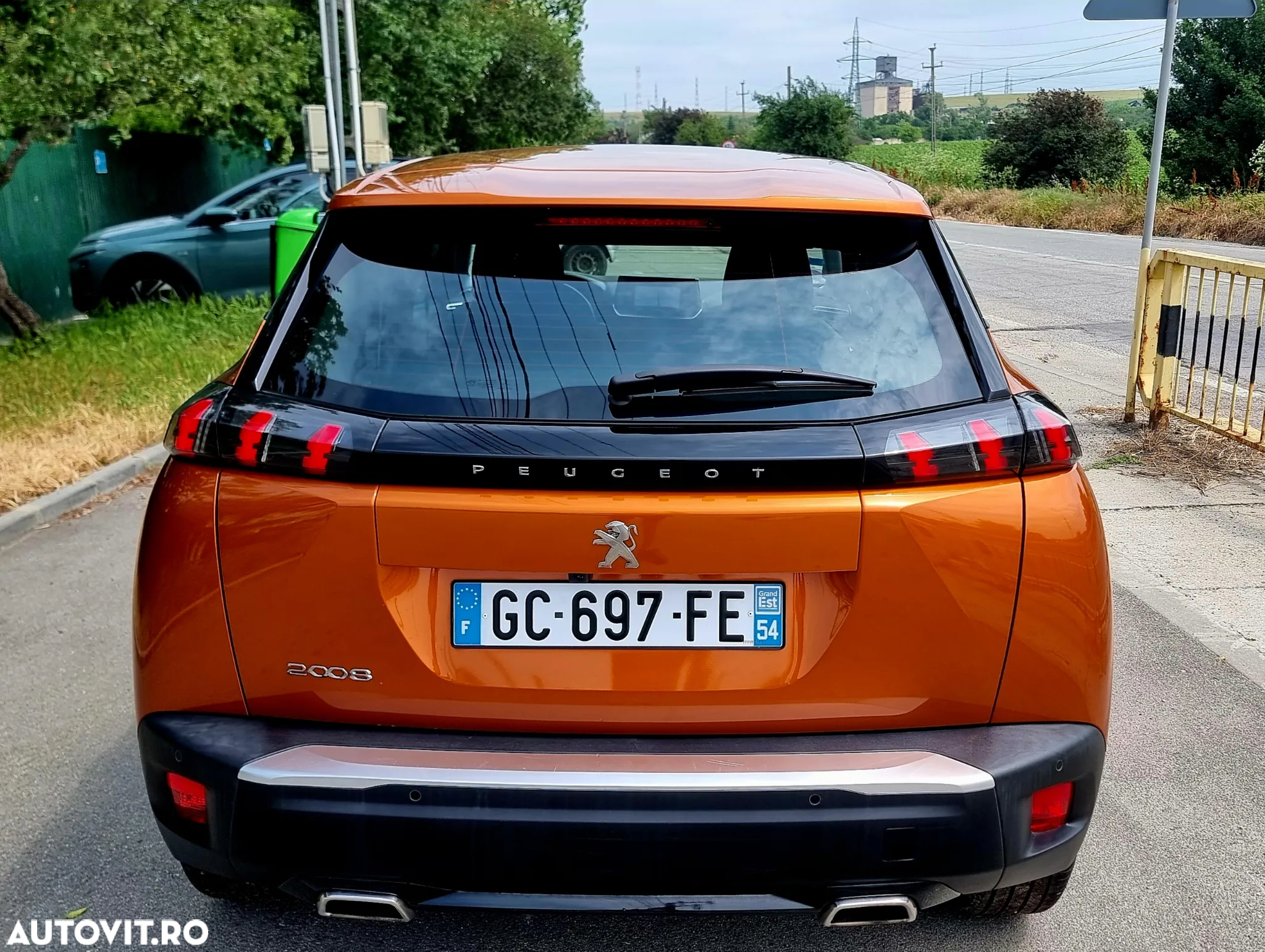 Peugeot 2008 PureTech 130 EAT8 Allure - 5