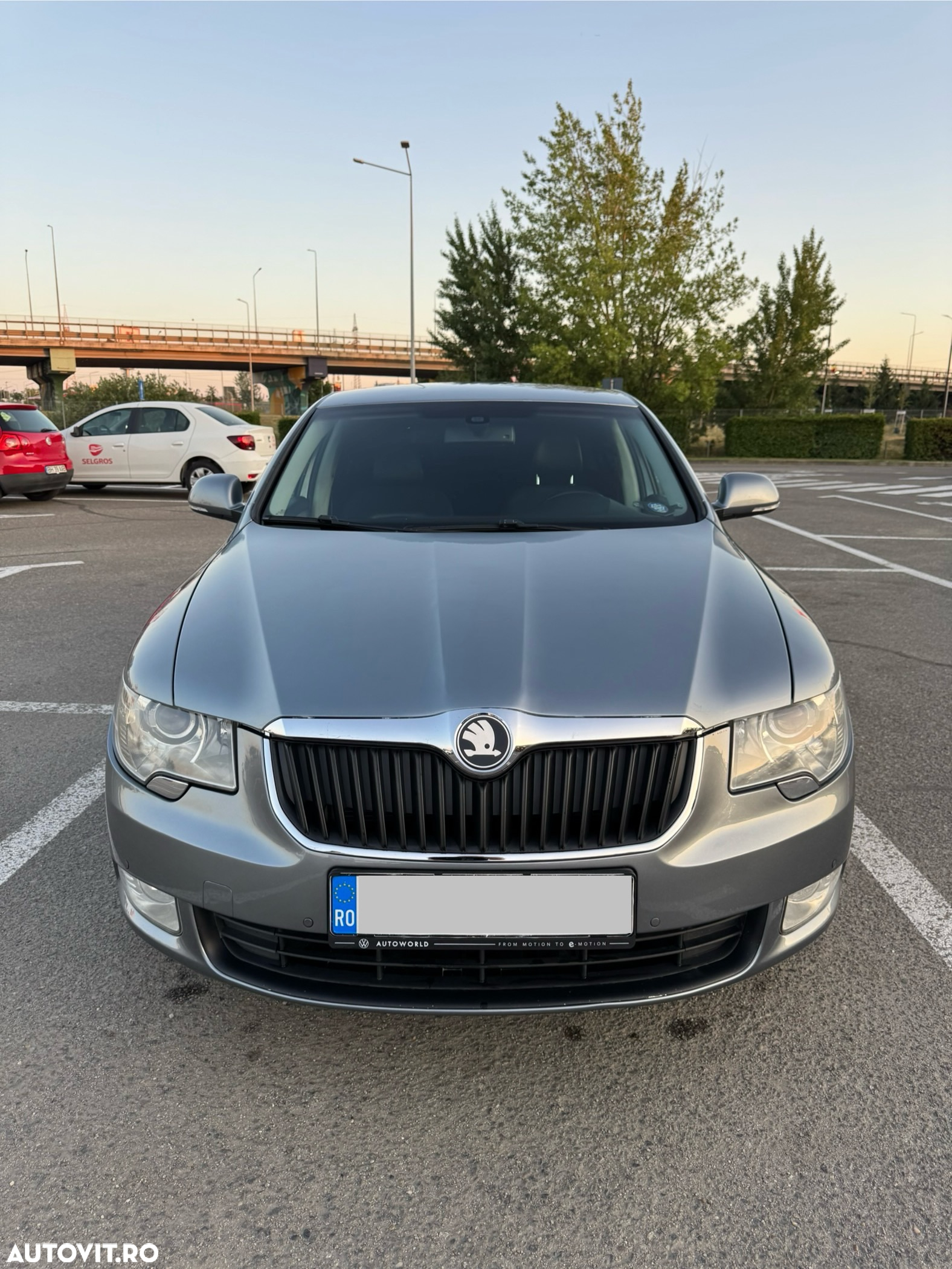 Skoda Superb 2.0 TDI DSG L&K - 12