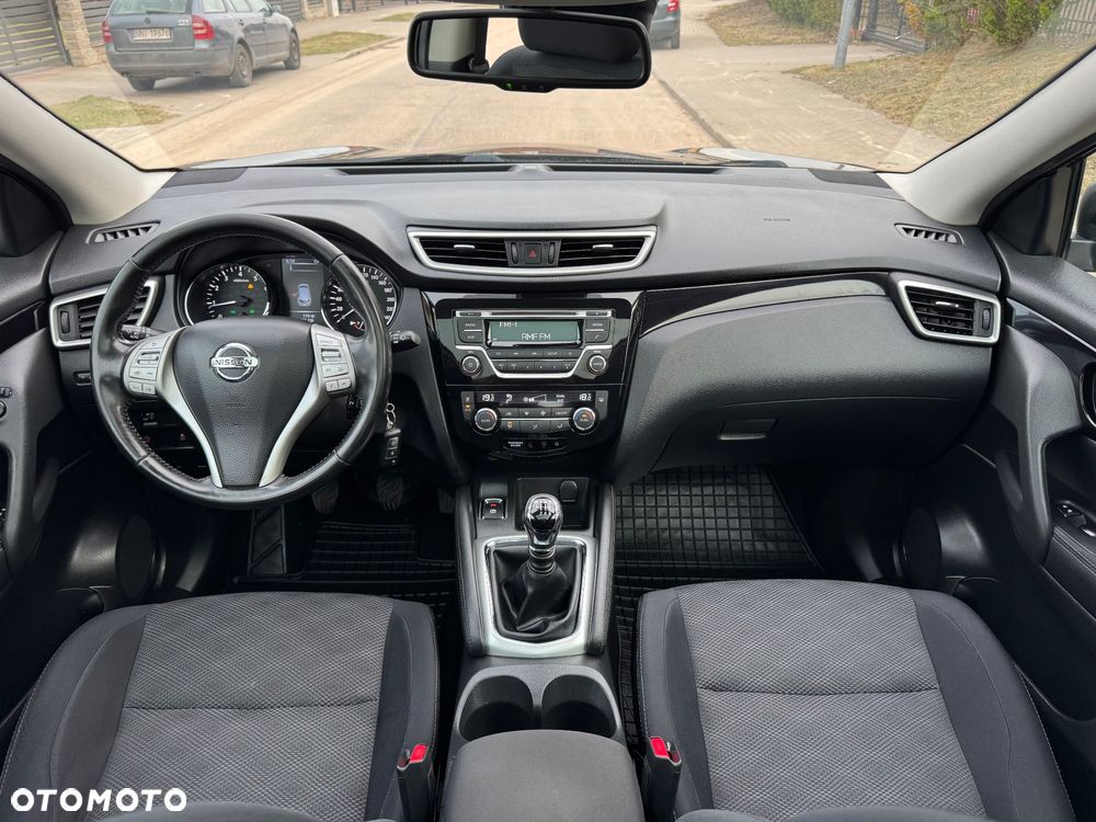 Nissan Qashqai 1.2 DIG-T N-Vision - 6