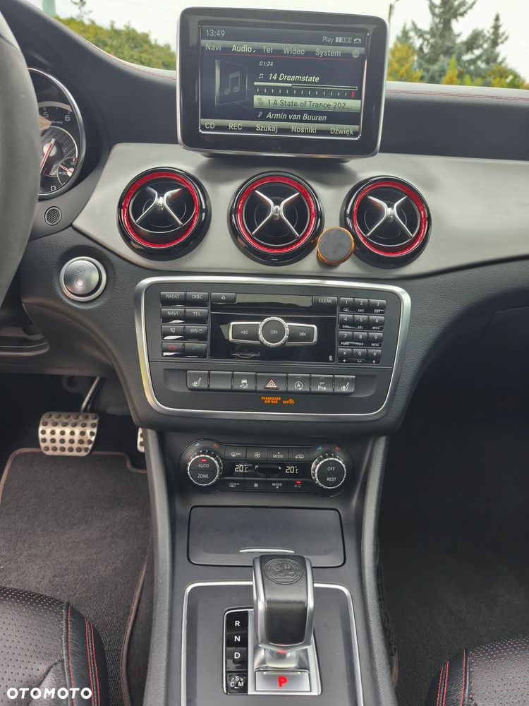 Mercedes-Benz GLA AMG 45 4Matic AMG Speedshift 7G-DCT - 12