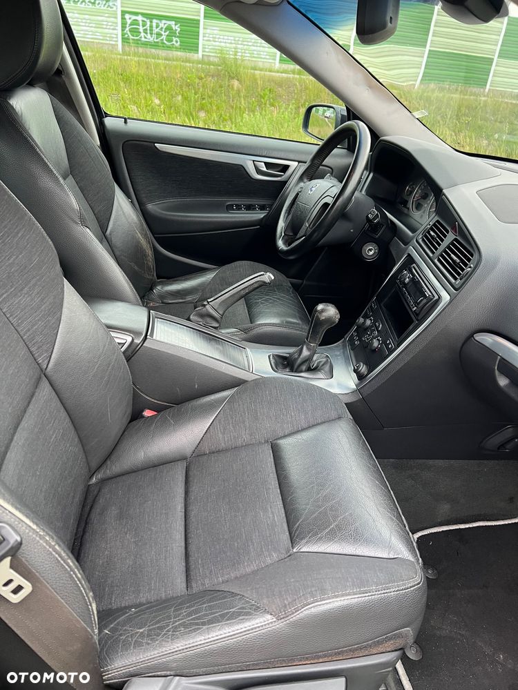 Volvo V70 D5 Momentum - 13