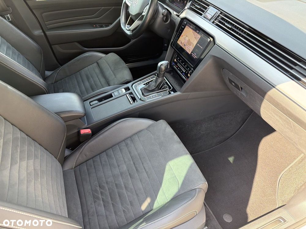 Volkswagen Passat - 34